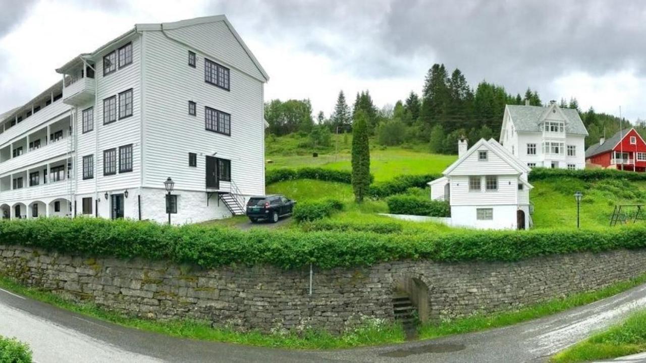 Lilandtunet Gjestgiveri Liland  Buitenkant foto
