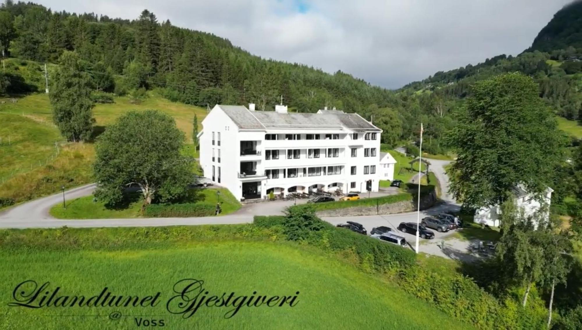 Lilandtunet Gjestgiveri Liland  Buitenkant foto
